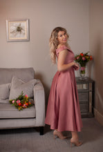 Load image into Gallery viewer, Bridesmaids dresses

