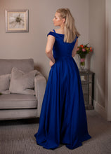 Load image into Gallery viewer, Blue bridesmaids dresses
