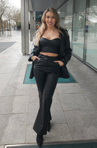 Leather trousers with flattering ends 