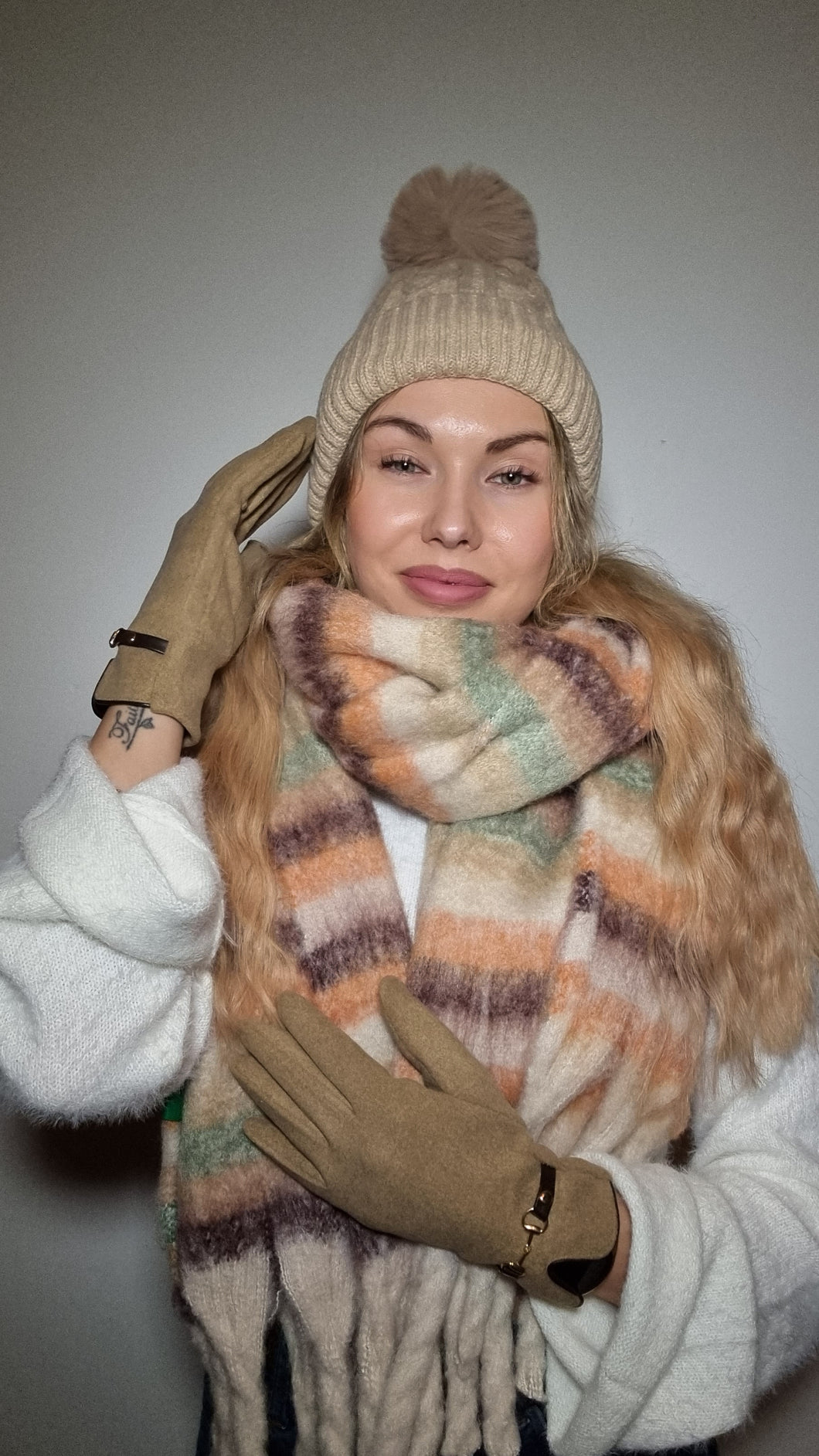 Luxury Hat Scarf And Glove Set in Beige, Orange and Brown