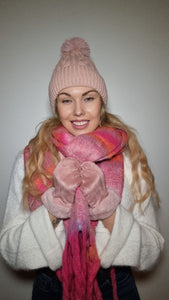 Luxury Hat Scarf And Glove Set in Pink