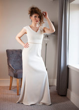 Load image into Gallery viewer, Ivory Debs Dress
