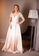 Load image into Gallery viewer, Bridal champagne dress

