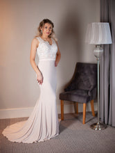 Load image into Gallery viewer, Ivory debs dresses
