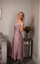 Load image into Gallery viewer, Satin dresses
