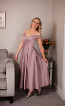 Load image into Gallery viewer, Satin bridesmaids dresses
