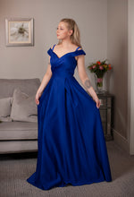 Load image into Gallery viewer, Long blue dress with pockets
