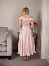 Load image into Gallery viewer, Off shoulders bridesmaids dress pink
