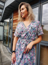 Load image into Gallery viewer, Beautiful Floral Print Dress In Blue
