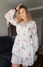 Load image into Gallery viewer, White flower print dress
