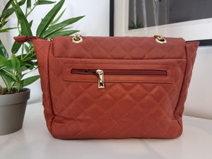 Brown shoulder bag quilted with gold chain