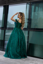 Load image into Gallery viewer, Emerald special occasion dresses | green special occasion dresses
